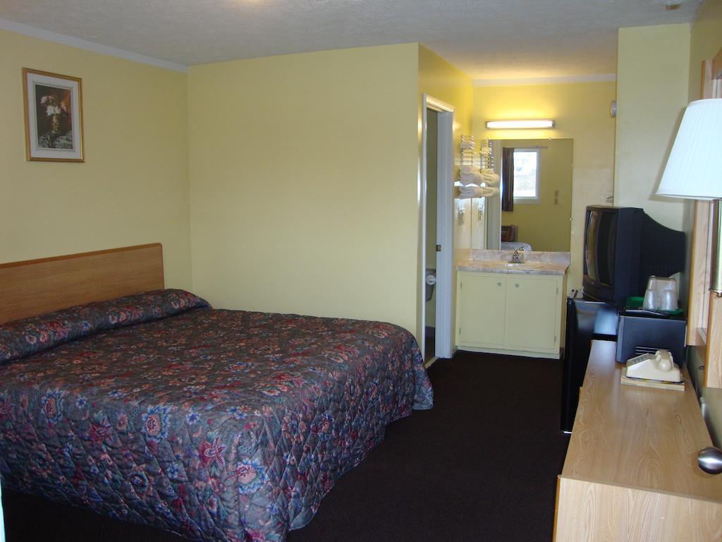 Economy Inn Crossville Room photo
